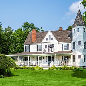 Constance Inn Standard King